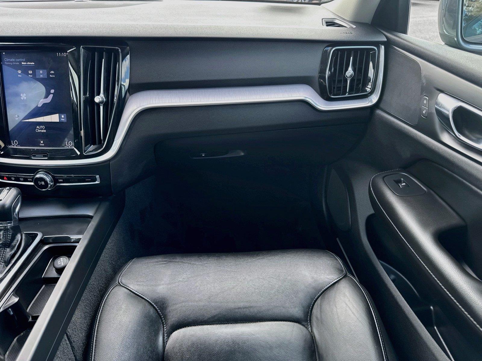 2020 Volvo S60 Momentum - Photo 32