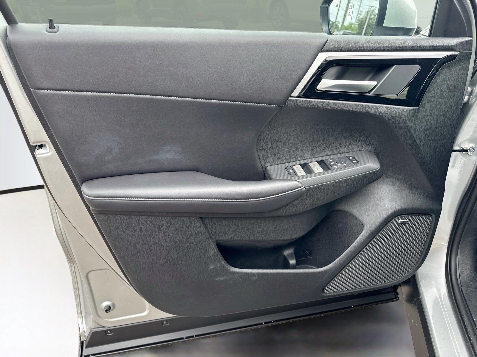 2026 Mitsubishi Outlander SE - Photo 9