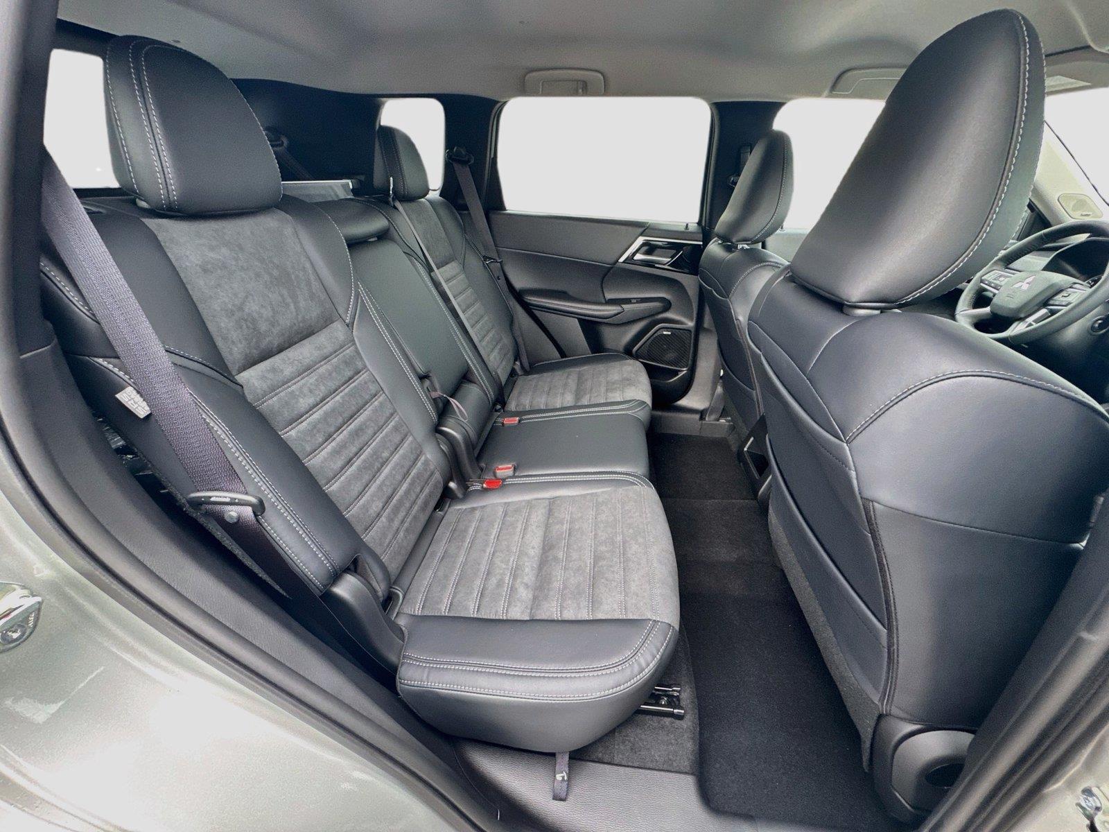 2026 Mitsubishi Outlander SE - Photo 13