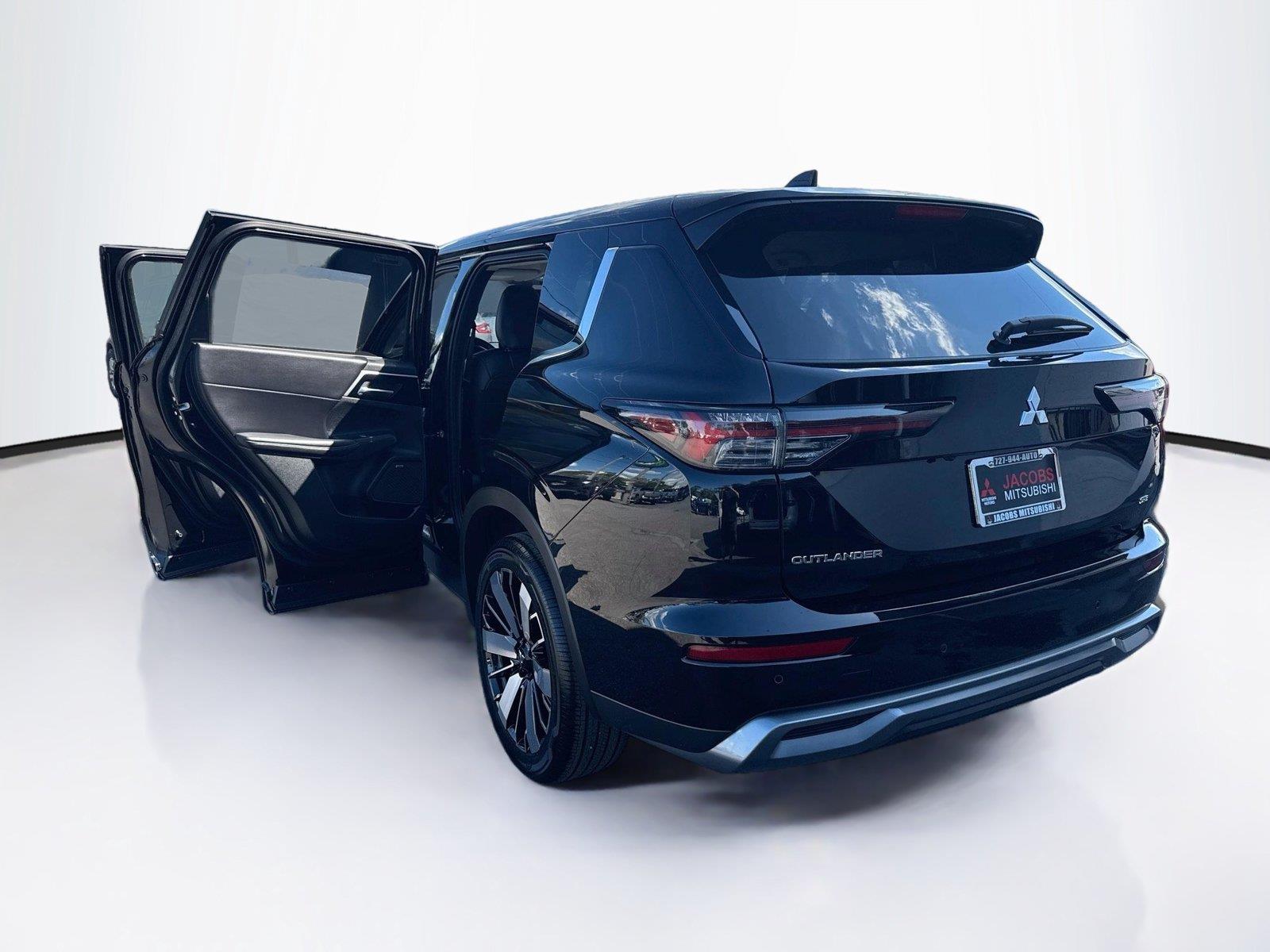 2026 Mitsubishi Outlander SE - Photo 38