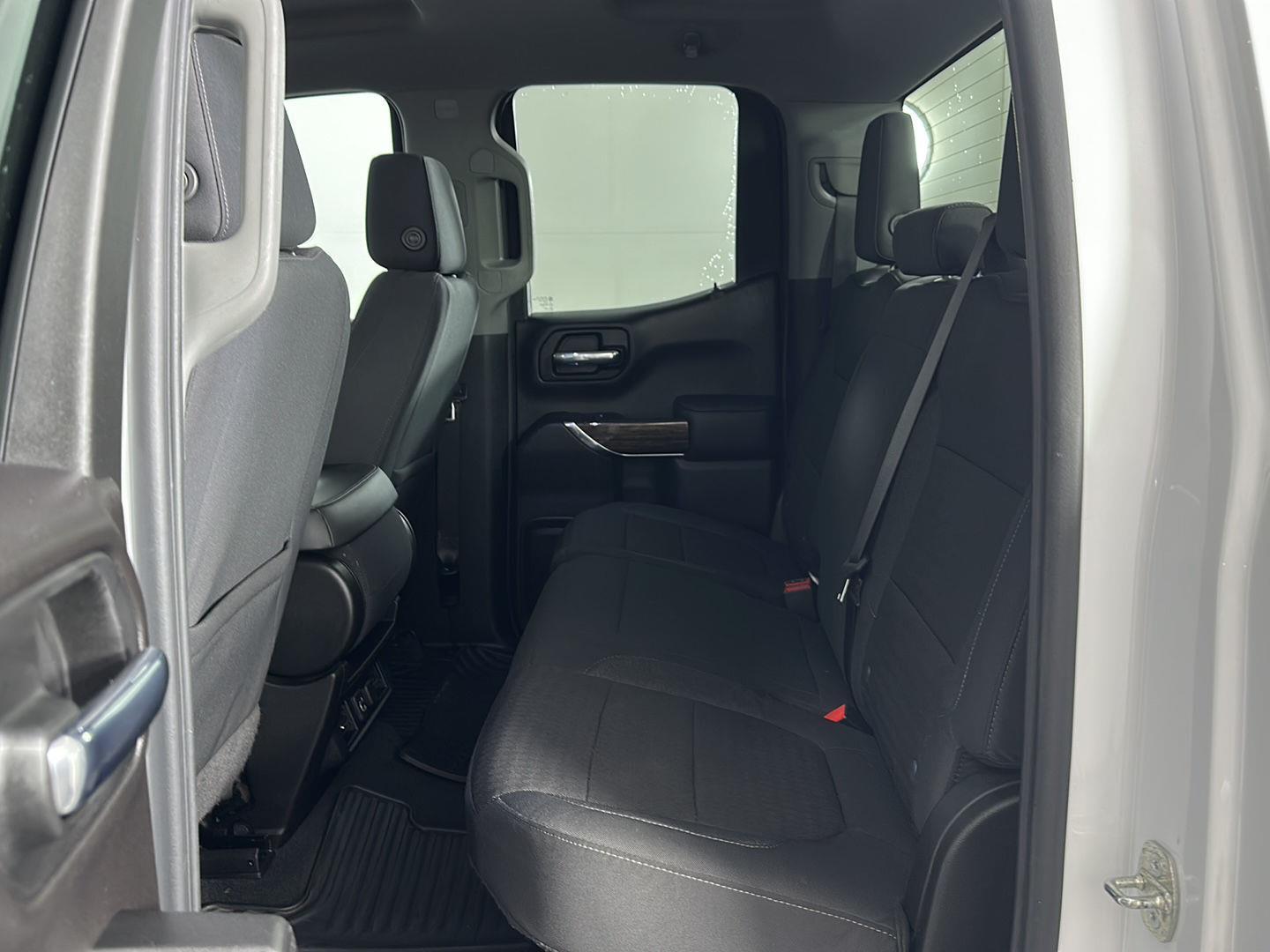 Used 2020 Summit White GMC SLE image 4