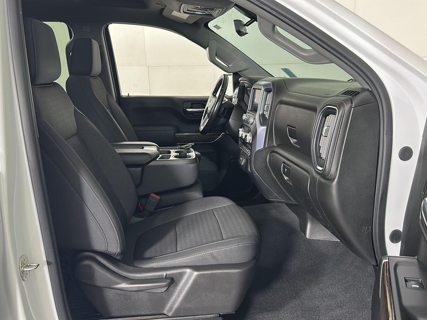 Used 2020 Summit White GMC SLE image 7