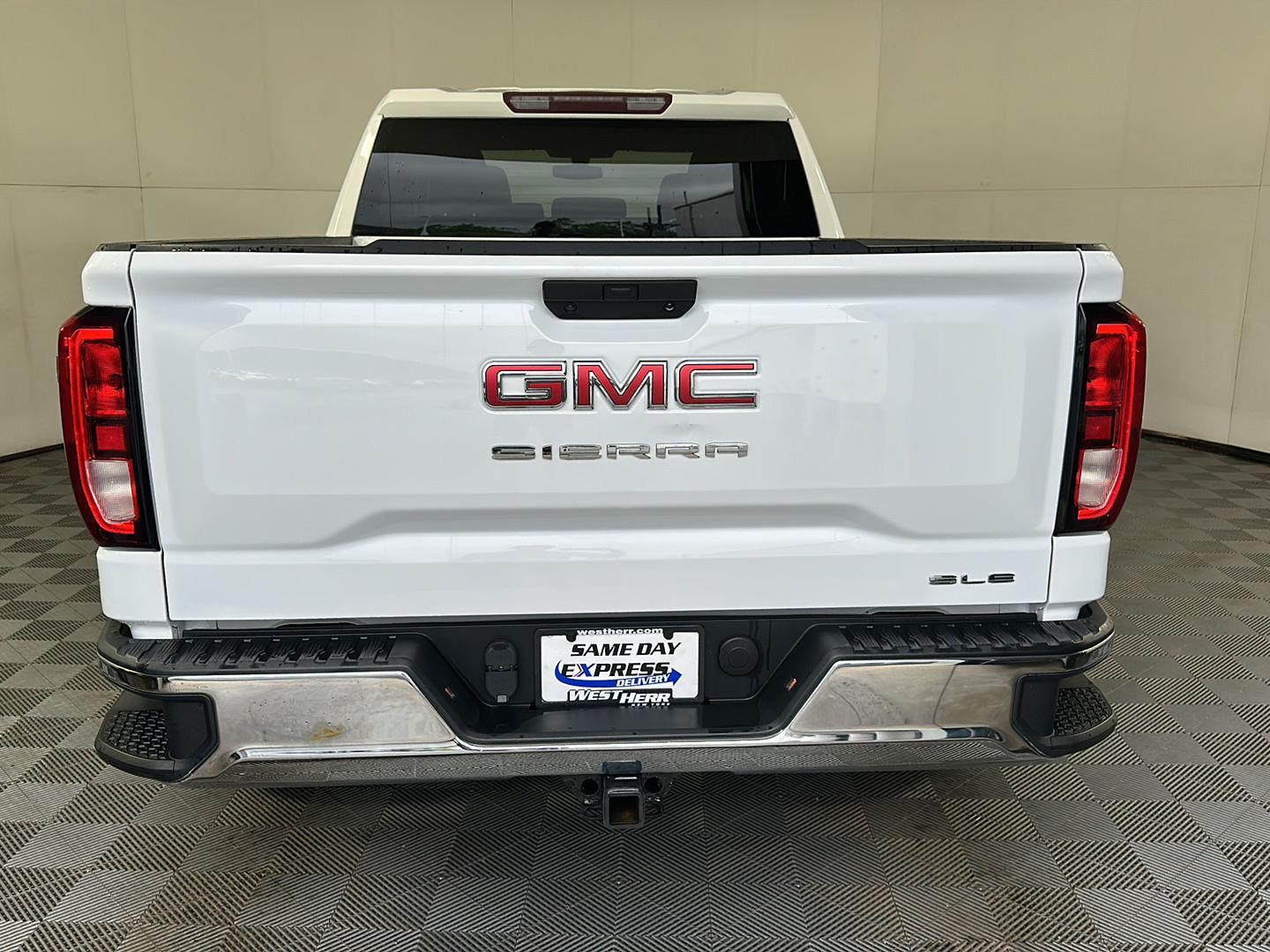 Used 2020 Summit White GMC SLE image 9