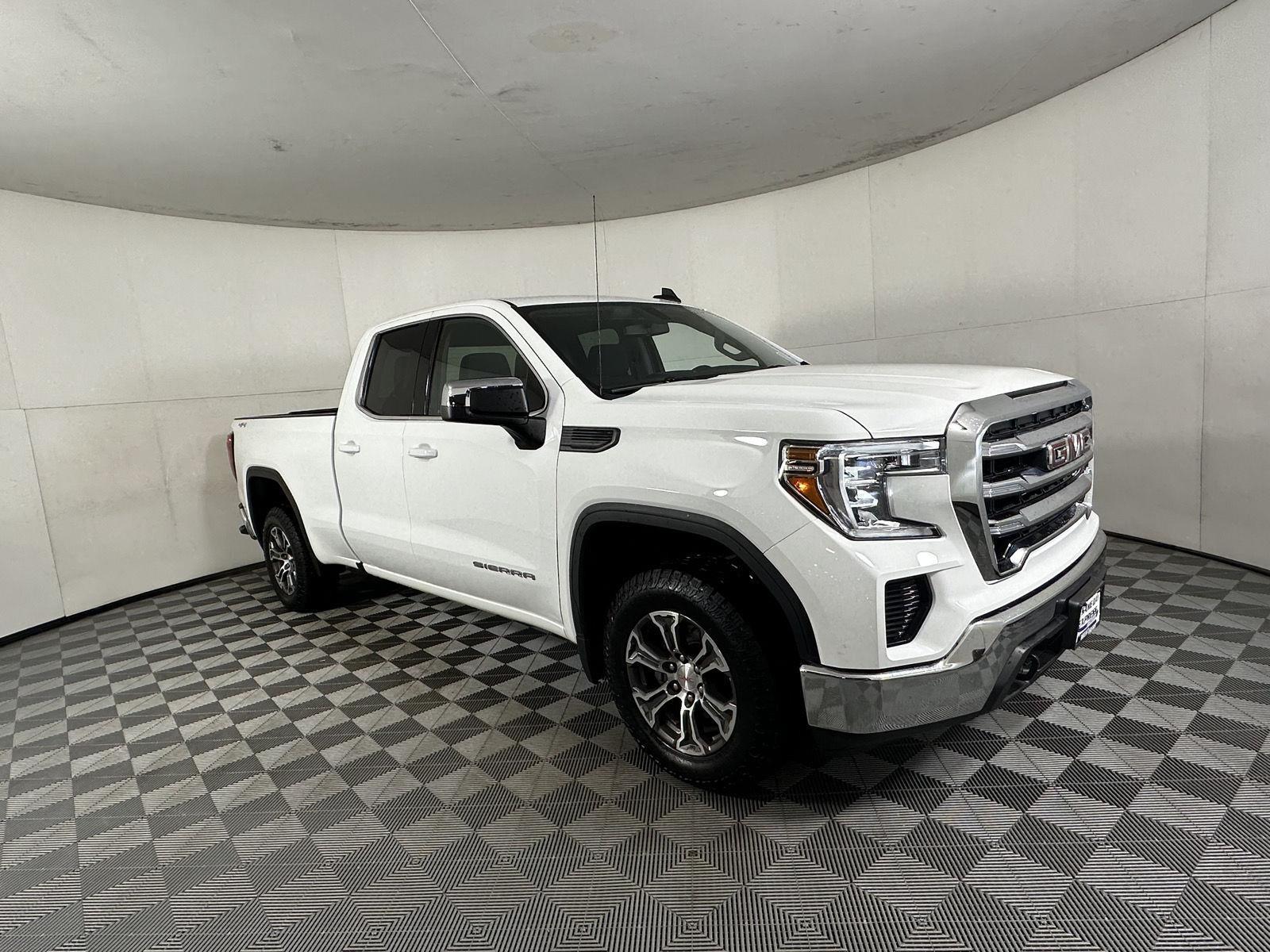 Used 2020 Summit White GMC SLE image 12