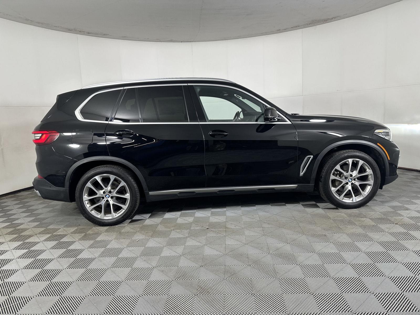 Used 2020 Jet Black BMW xDrive40i image 12