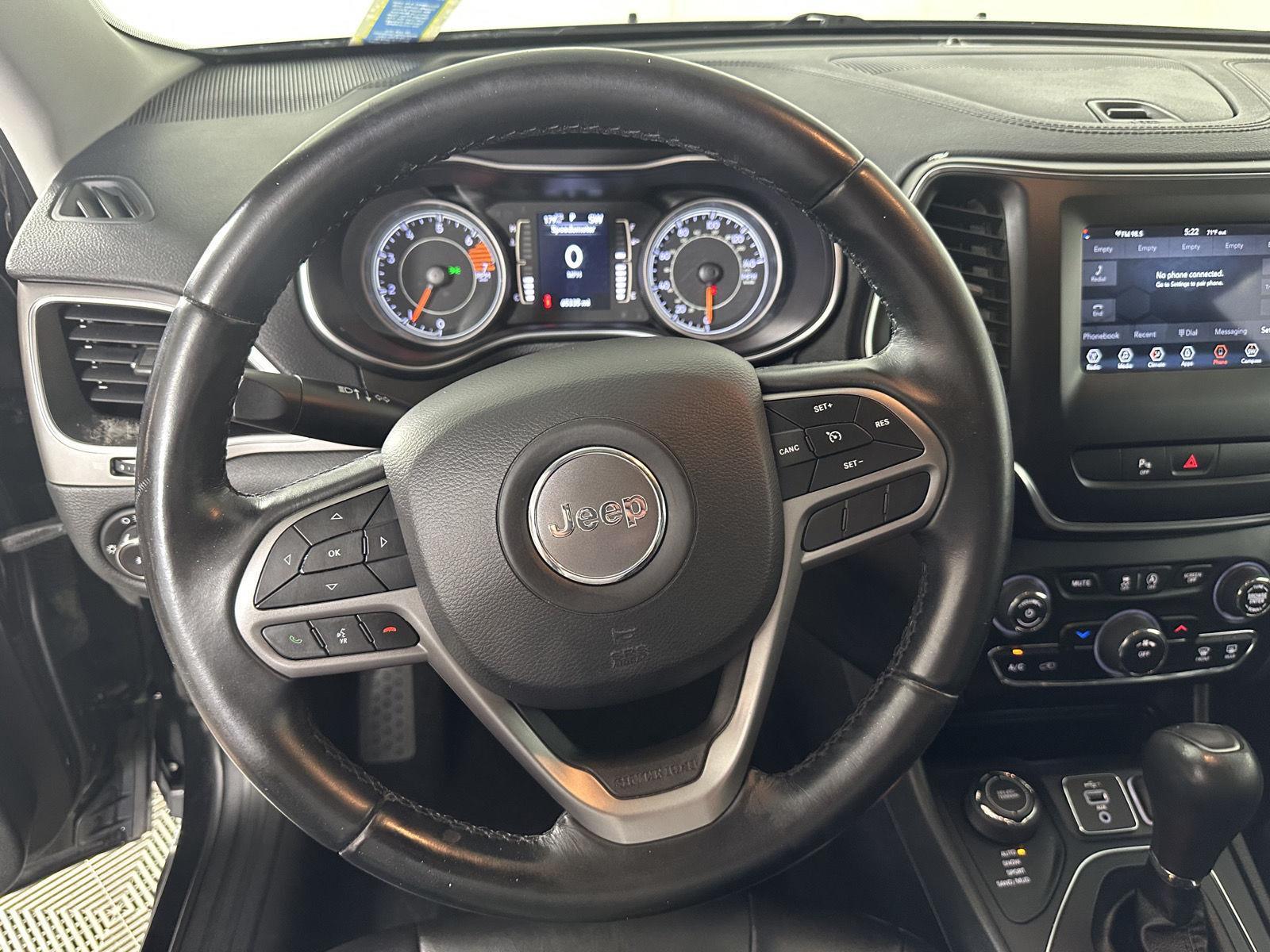 Used 2019 Diamond Black Crystal Pearlcoat Jeep Latitude Plus image 6