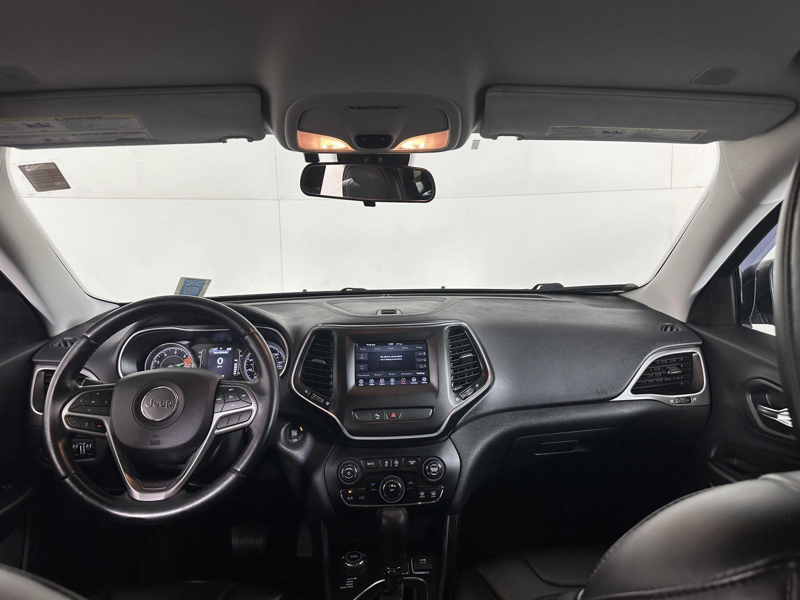 Used 2019 Diamond Black Crystal Pearlcoat Jeep Latitude Plus image 3