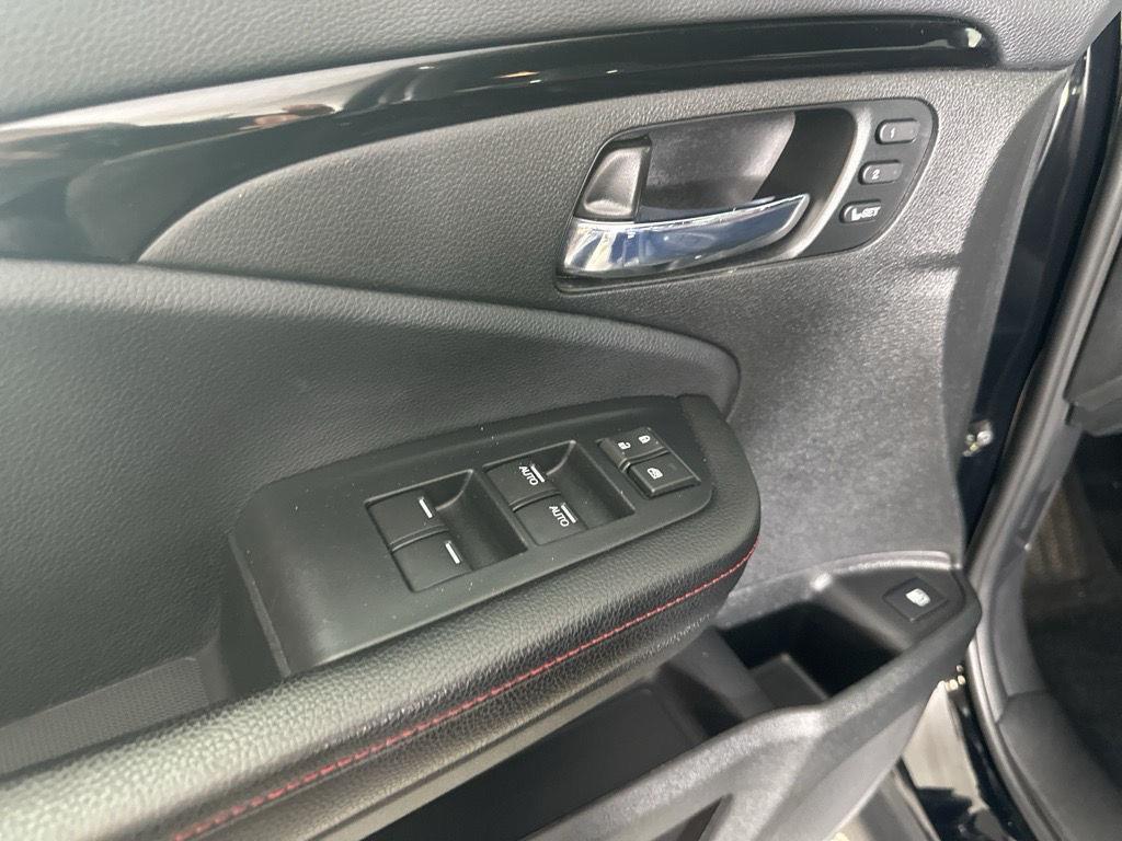Used 2022 Crystal Black Pearl Honda Black Edition image 13