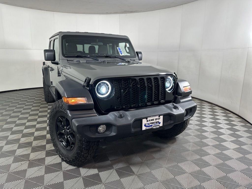 Used 2020 Sting-Gray Clearcoat Jeep Sport S image 3