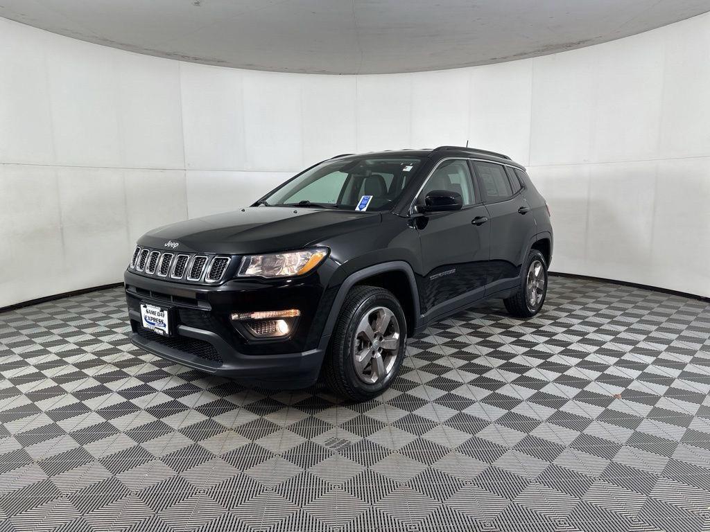 Used 2019  Jeep  image 13