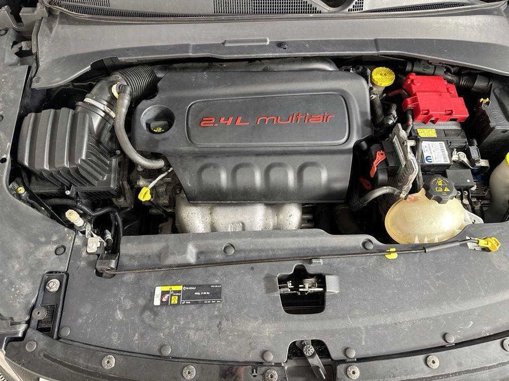 Used 2019  Jeep  image 15