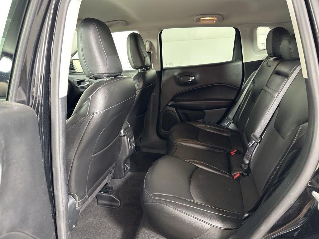 Used 2019  Jeep  image 20
