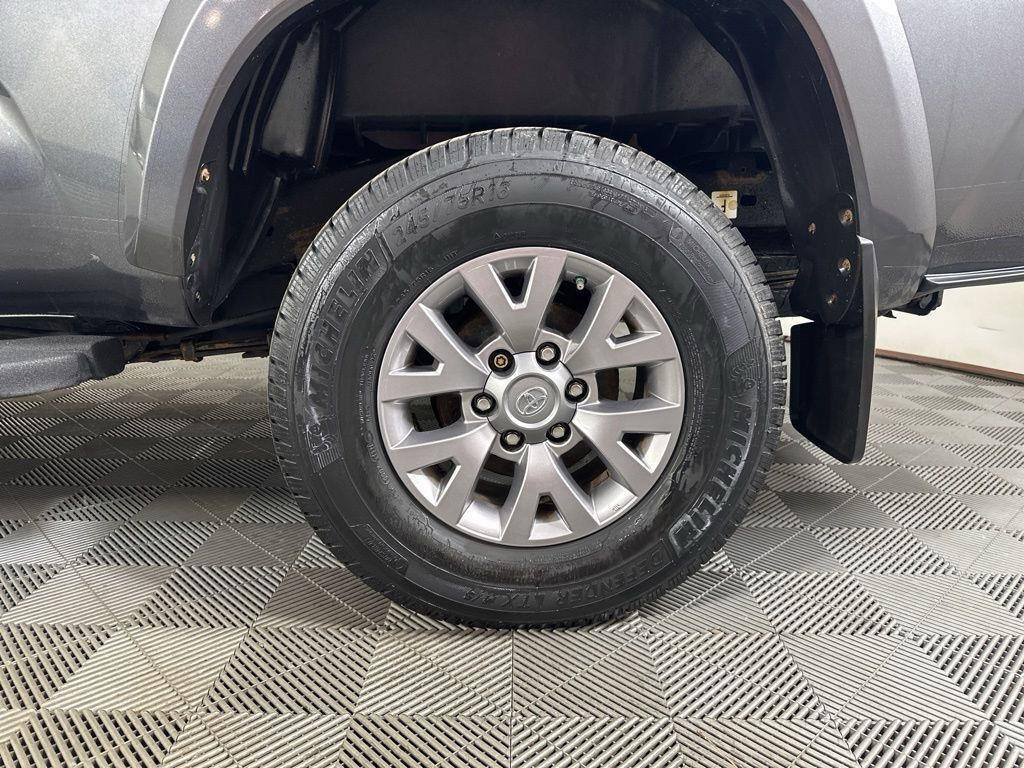 Used 2018 Magnetic Gray Metallic Toyota SR5 V6 image 19
