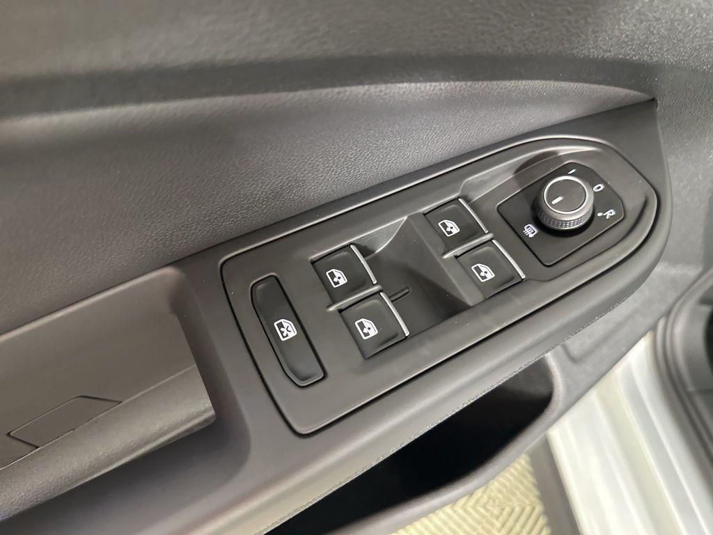 Used 2023 Moonstone Gray Volkswagen SE image 5
