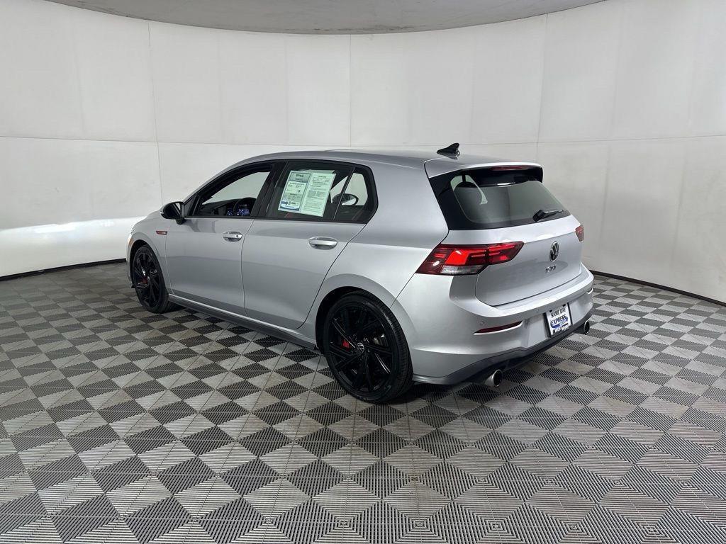 Used 2023 Moonstone Gray Volkswagen SE image 15