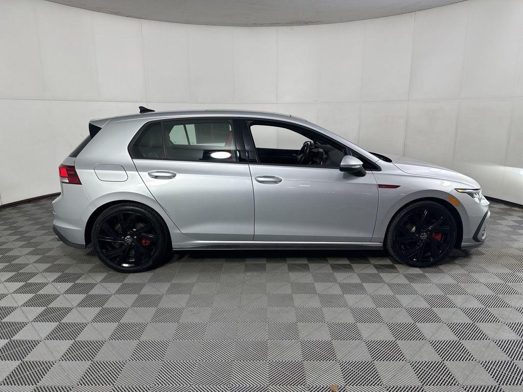 Used 2023 Moonstone Gray Volkswagen SE image 18