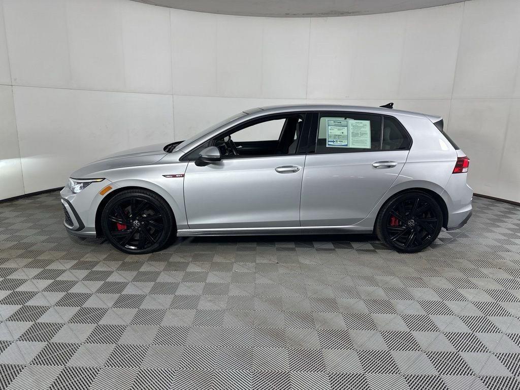 Used 2023 Moonstone Gray Volkswagen SE image 22