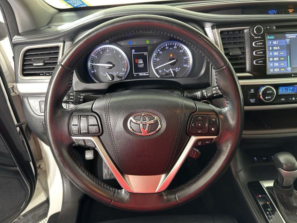 Used 2017 Blizzard Pearl Toyota XLE image 18