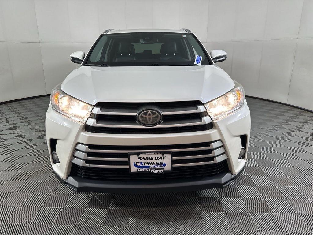 Used 2017 Blizzard Pearl Toyota XLE image 23