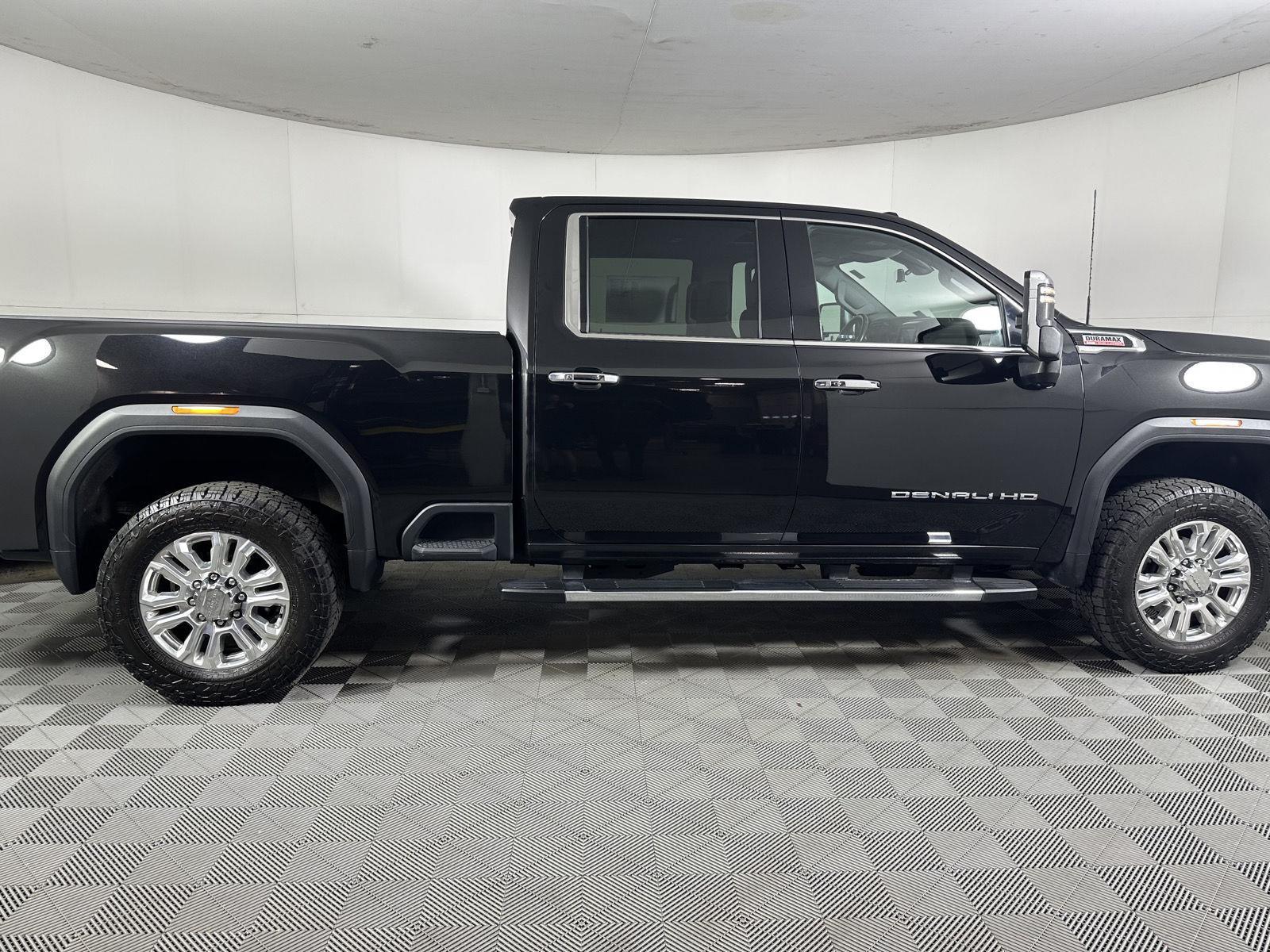 Used 2023 Ebony Twilight Metallic GMC Denali image 17