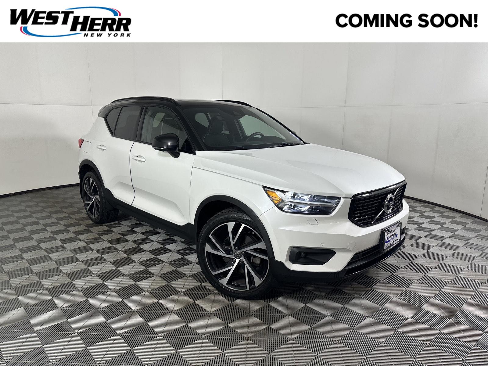 2022 Volvo XC40 R-Design