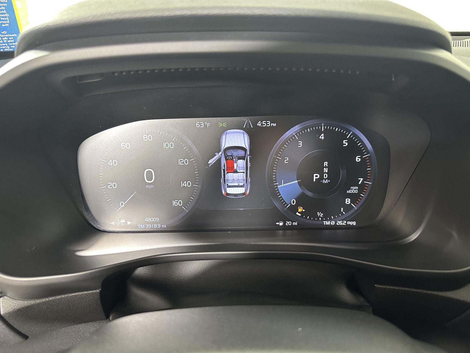 Used 2022 Crystal White Metallic Volvo R-Design image 9