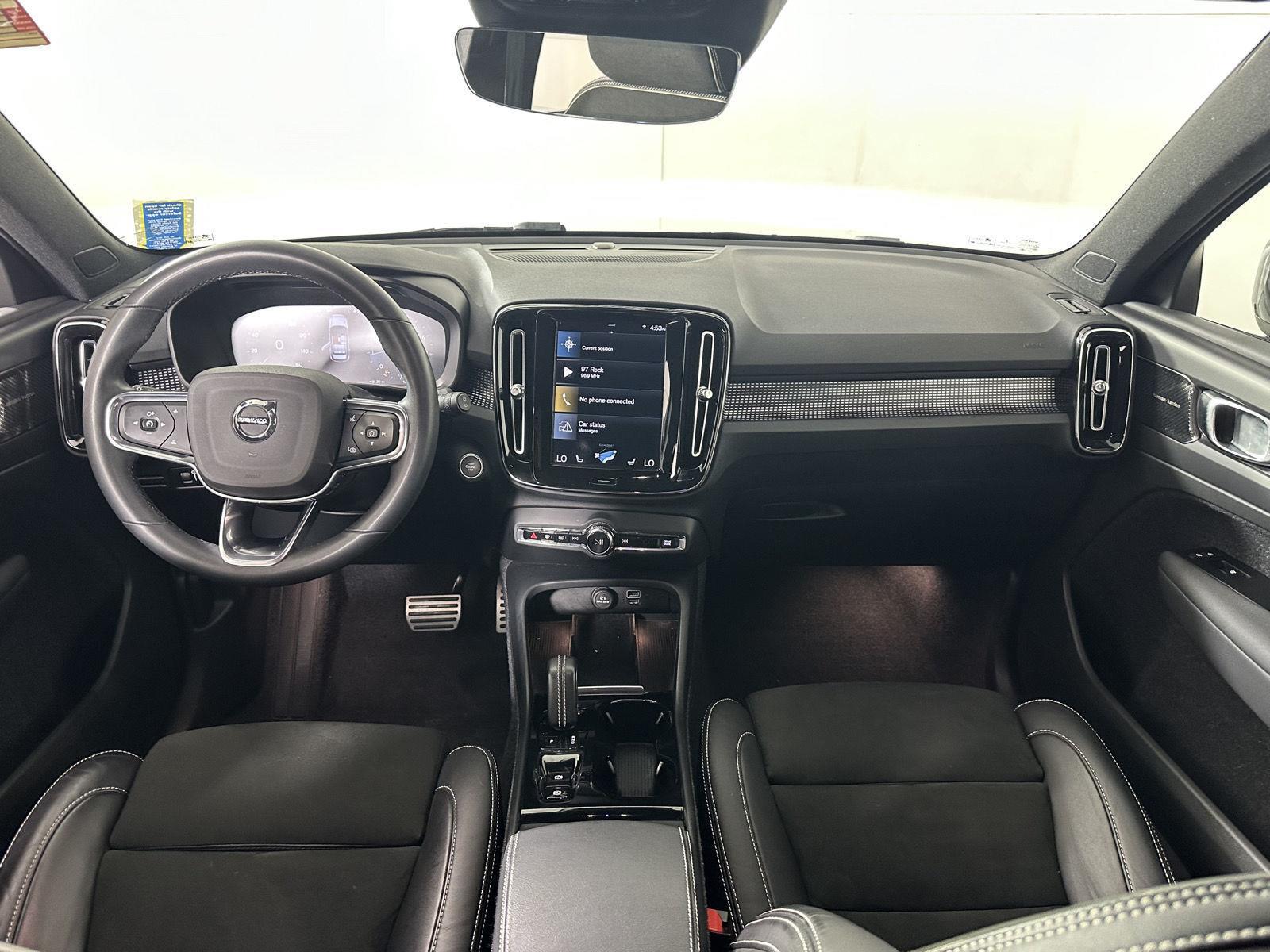 Used 2022 Crystal White Metallic Volvo R-Design image 17