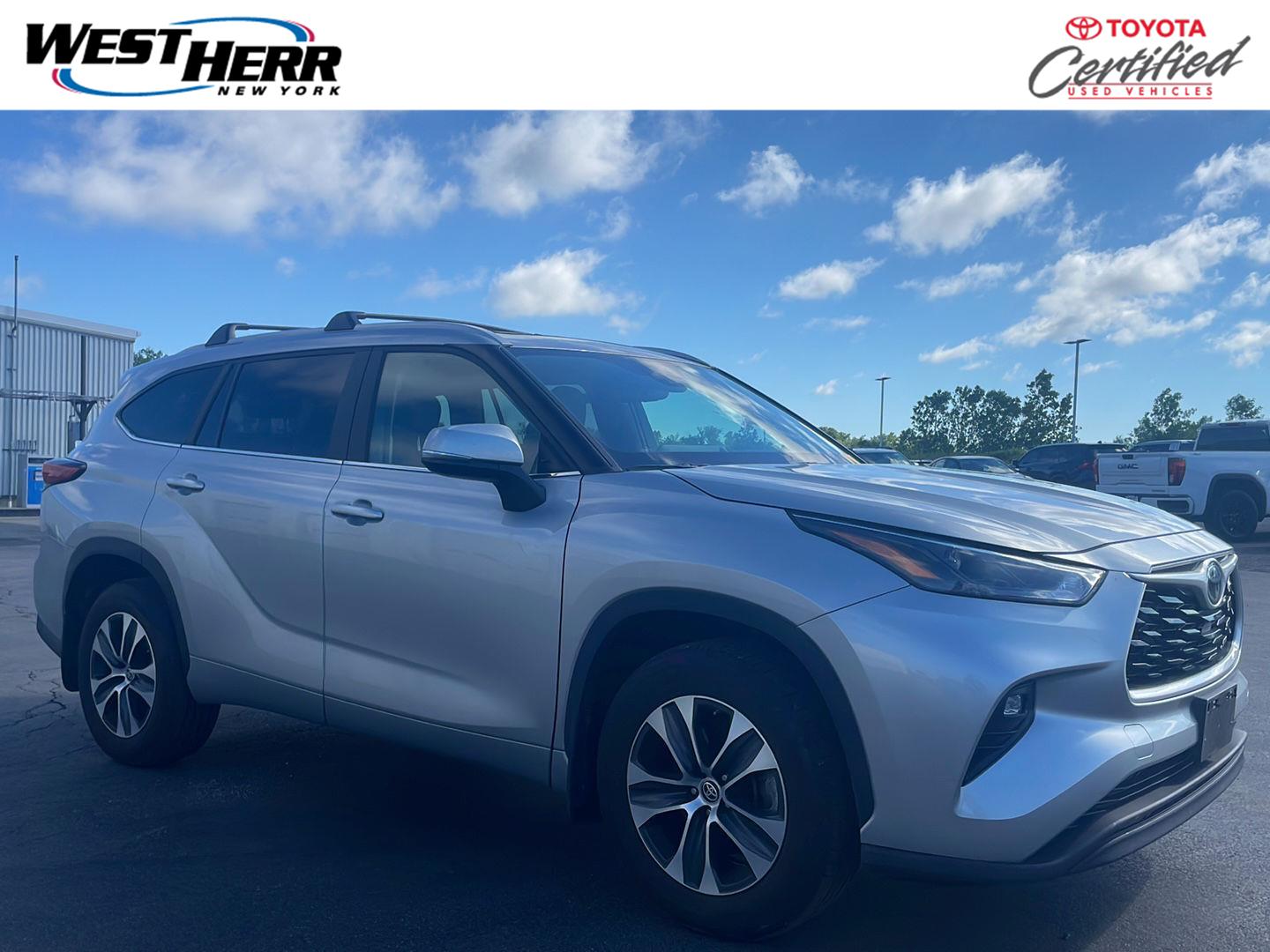 Celestial Silver Metallic 2023 Toyota Highlander SUV / Crossover All-Wheel Drive Automatic