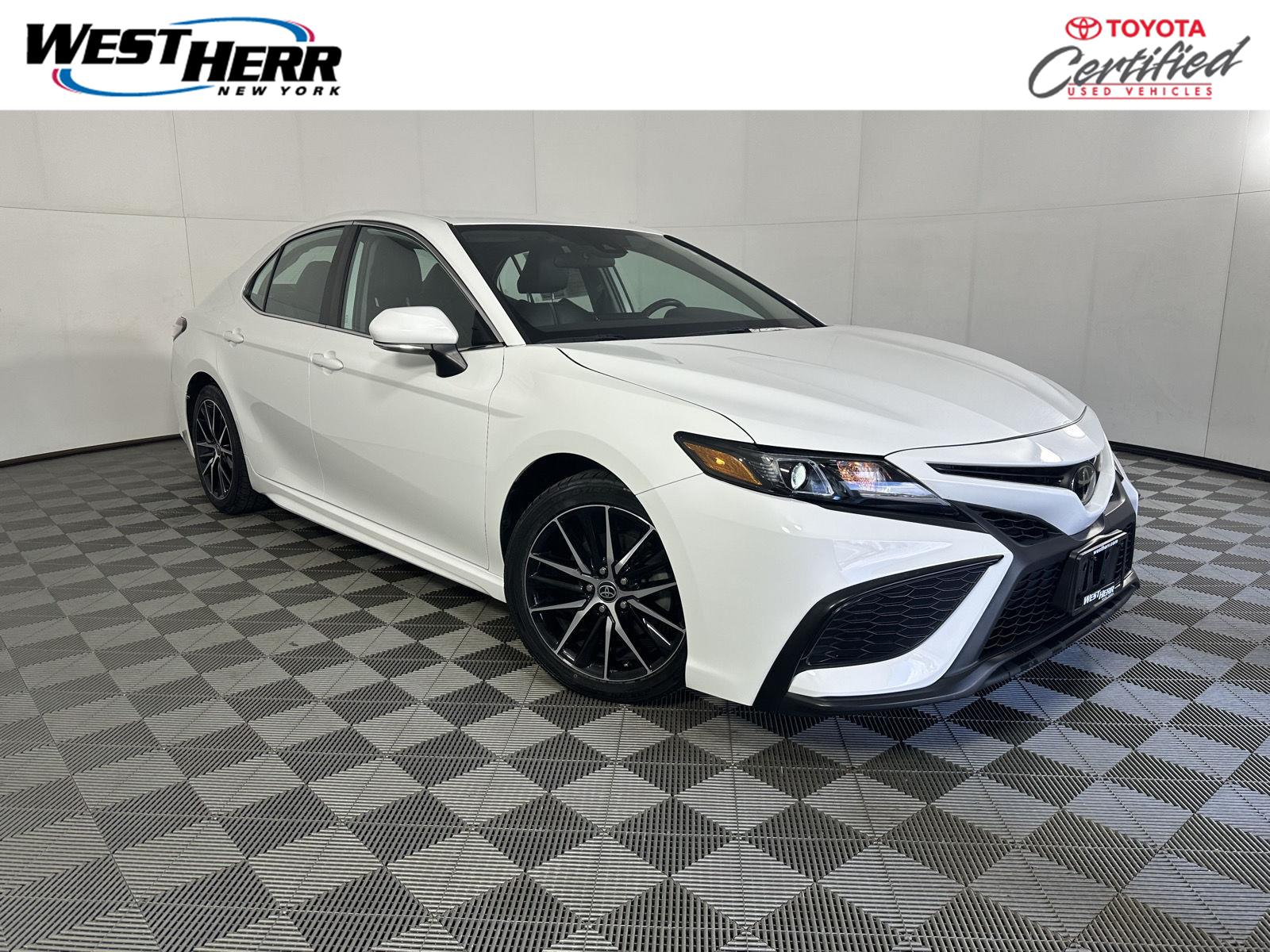  2023 Toyota Camry SE AWD   