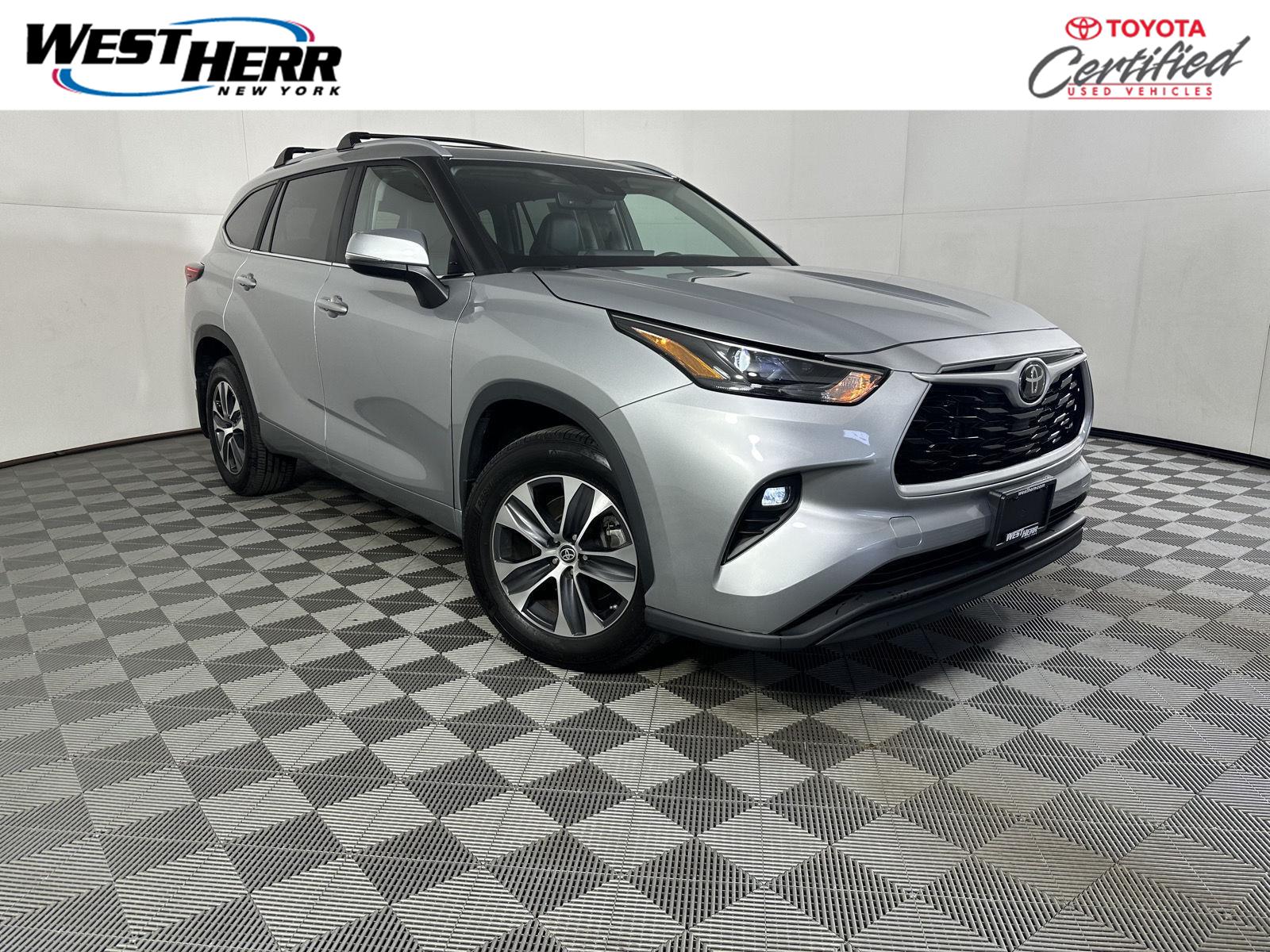 Celestial Silver Metallic 2023 Toyota Highlander SUV / Crossover All-Wheel Drive Automatic