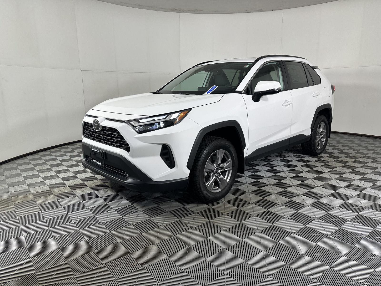Certified Used 2024 Ice Cap Toyota XLE image 6
