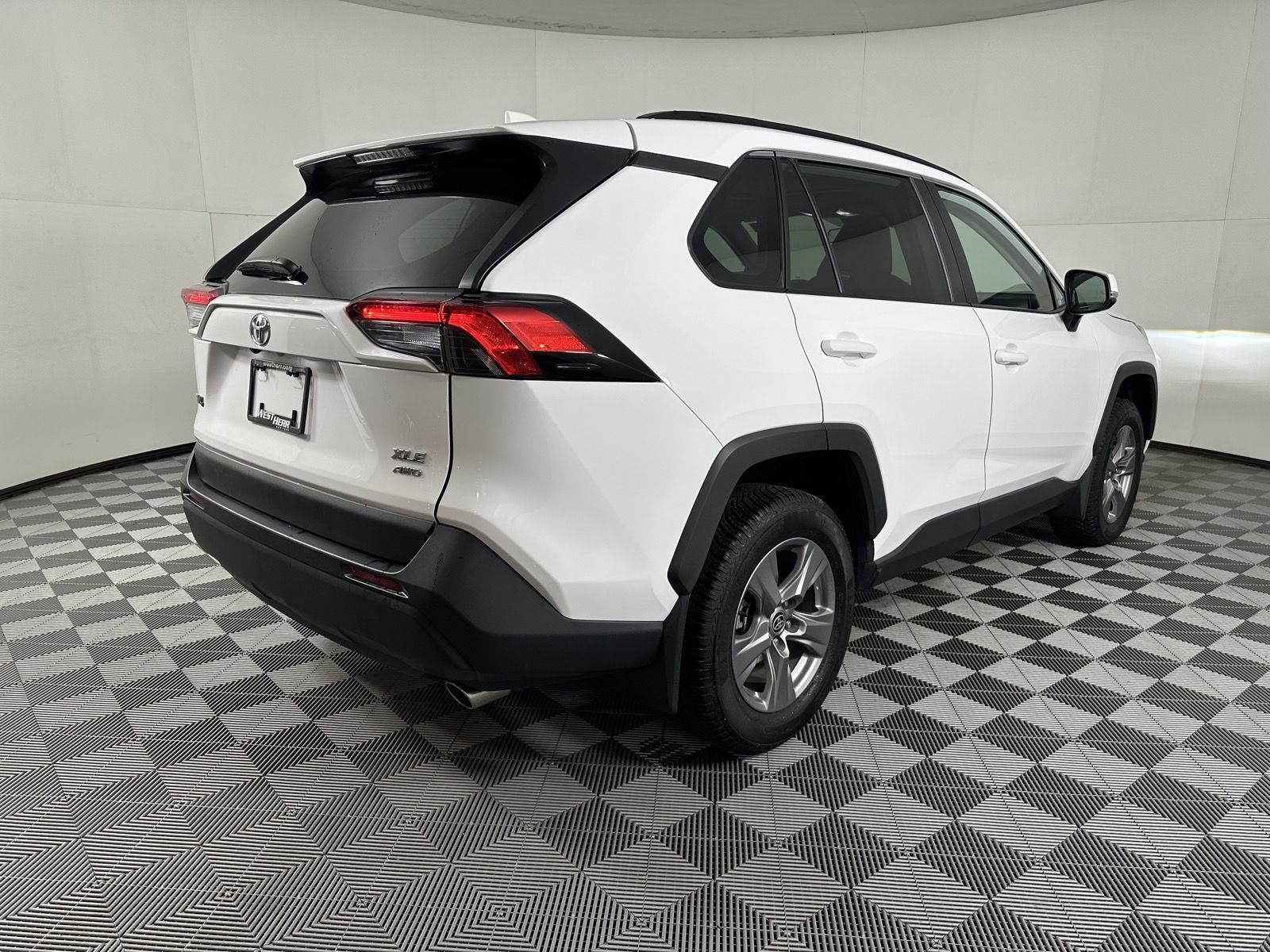 Certified Used 2024 Ice Cap Toyota XLE image 7