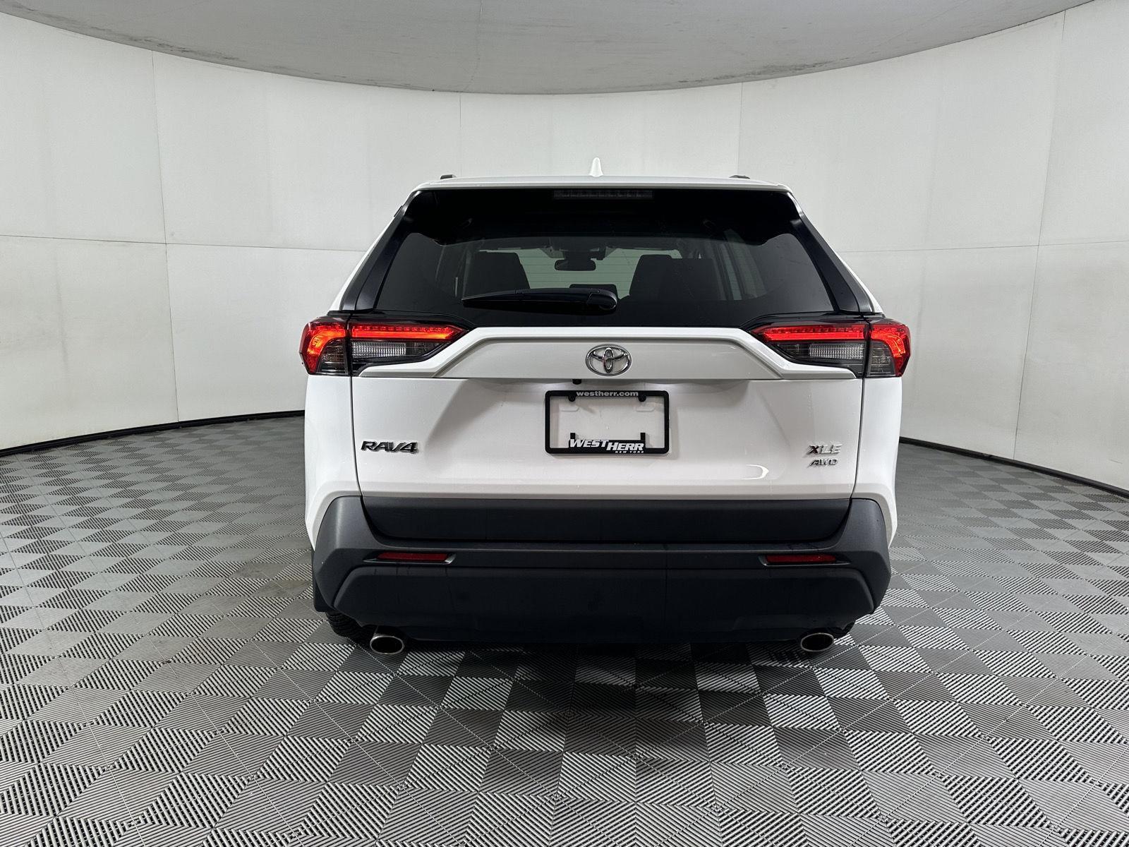 Certified Used 2024 Ice Cap Toyota XLE image 9