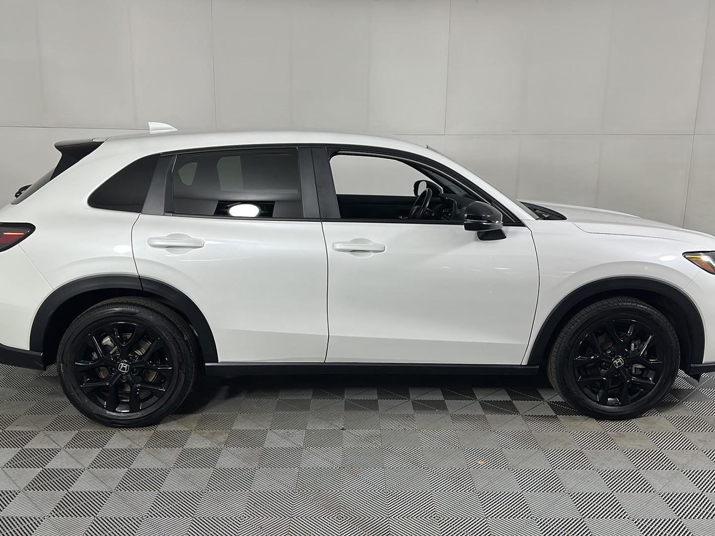 Used 2025 Platinum White Pearl Honda Sport image 14