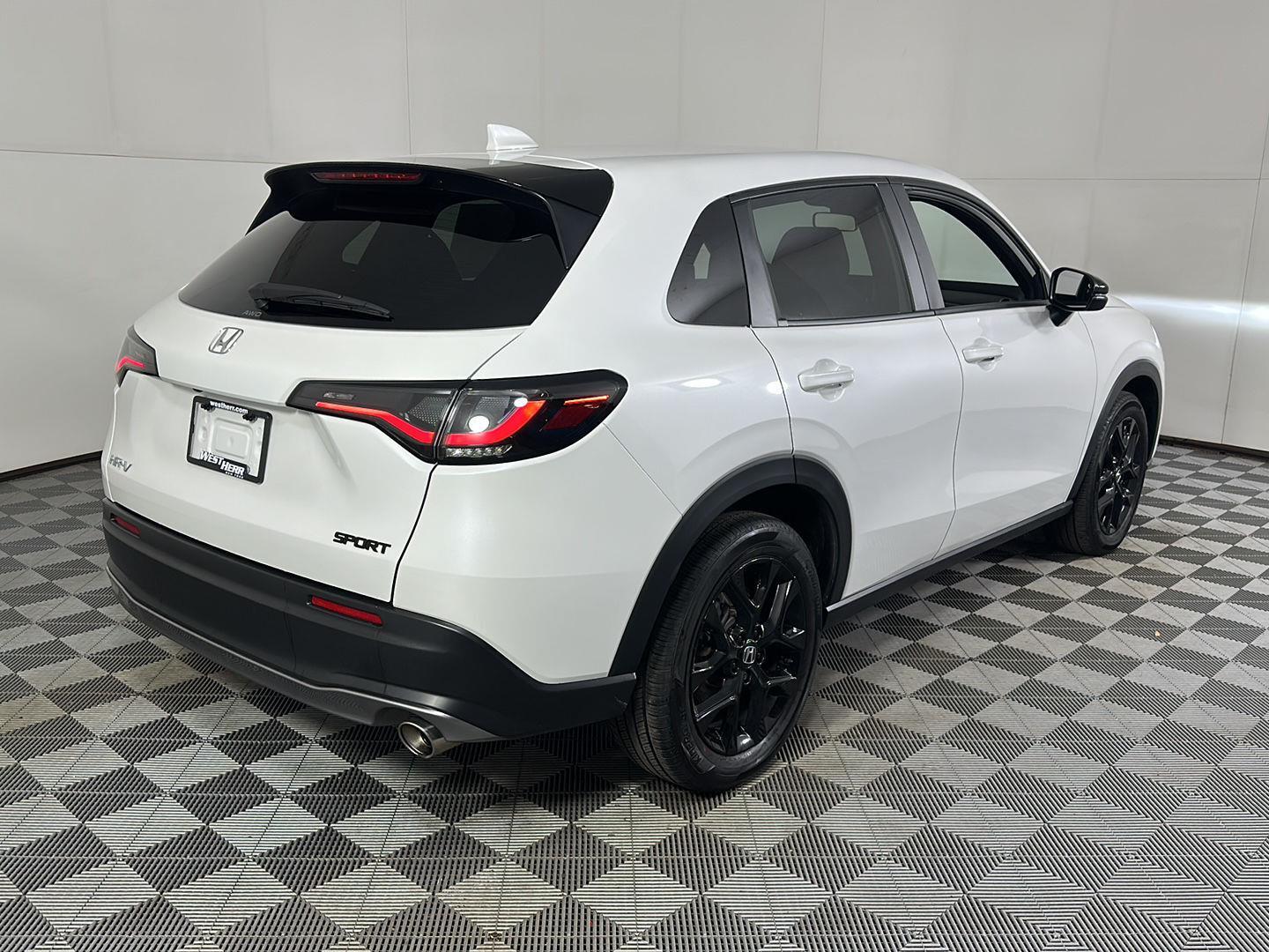 Used 2025 Platinum White Pearl Honda Sport image 15