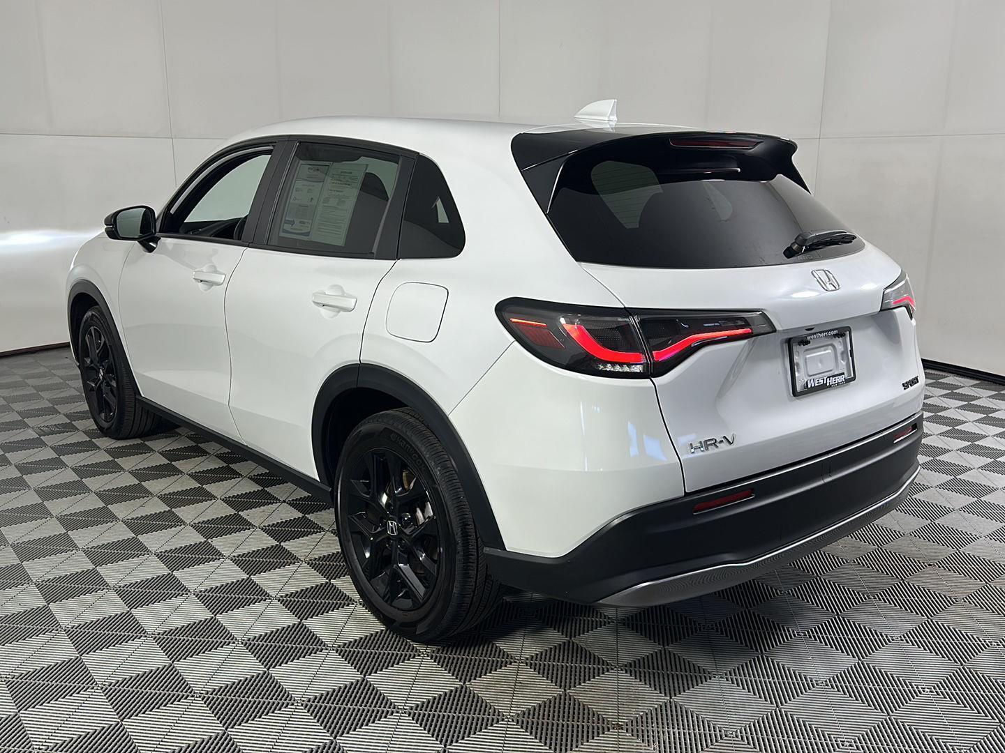 Used 2025 Platinum White Pearl Honda Sport image 18