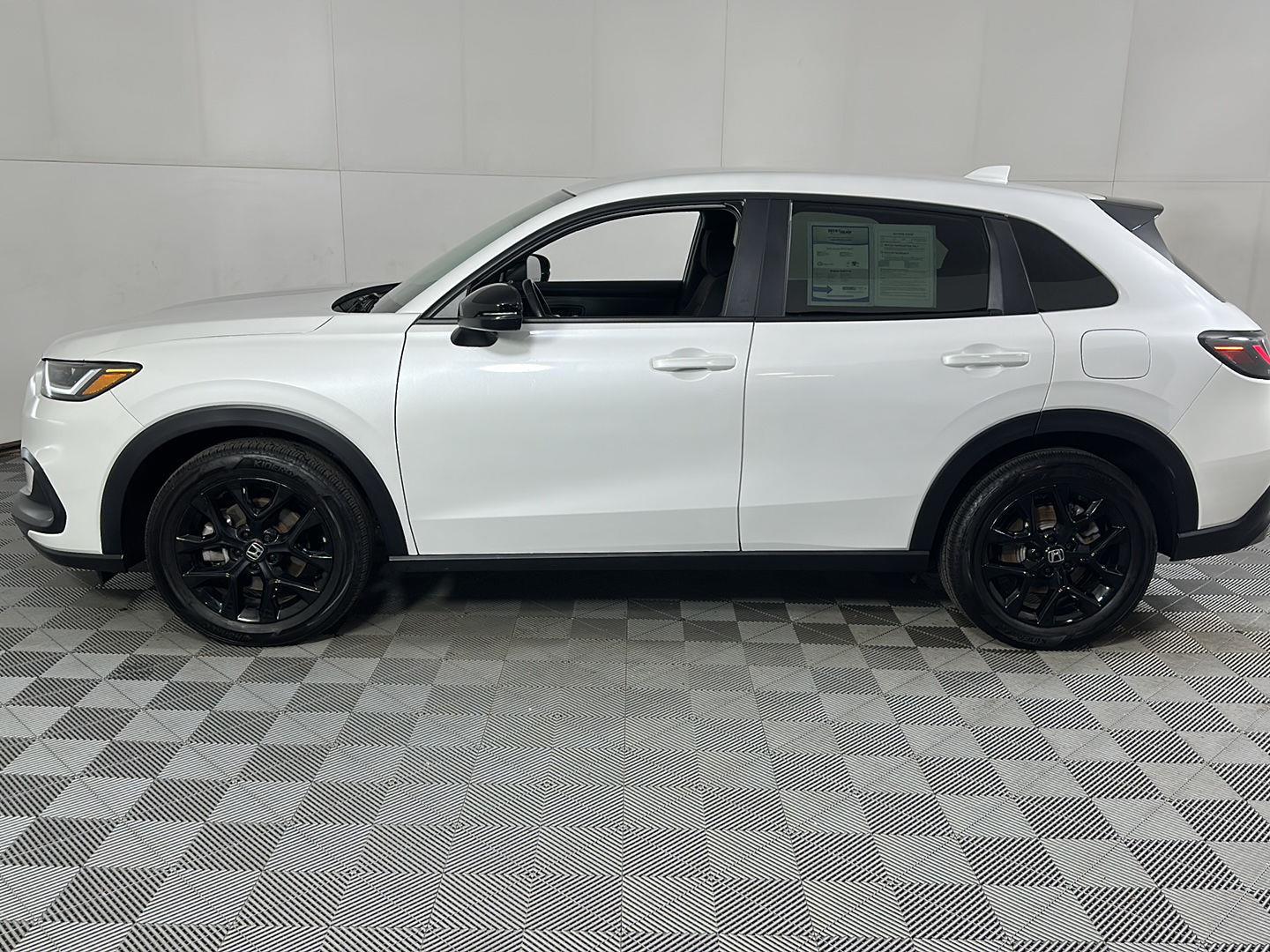 Used 2025 Platinum White Pearl Honda Sport image 19