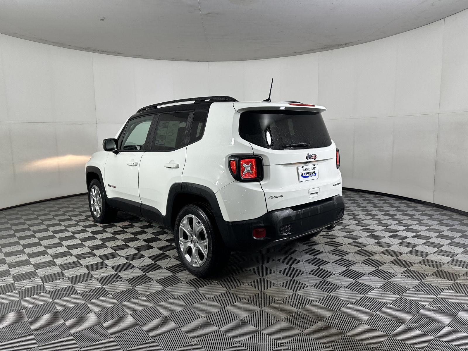 Used 2020 Alpine White Clearcoat Jeep Limited image 11