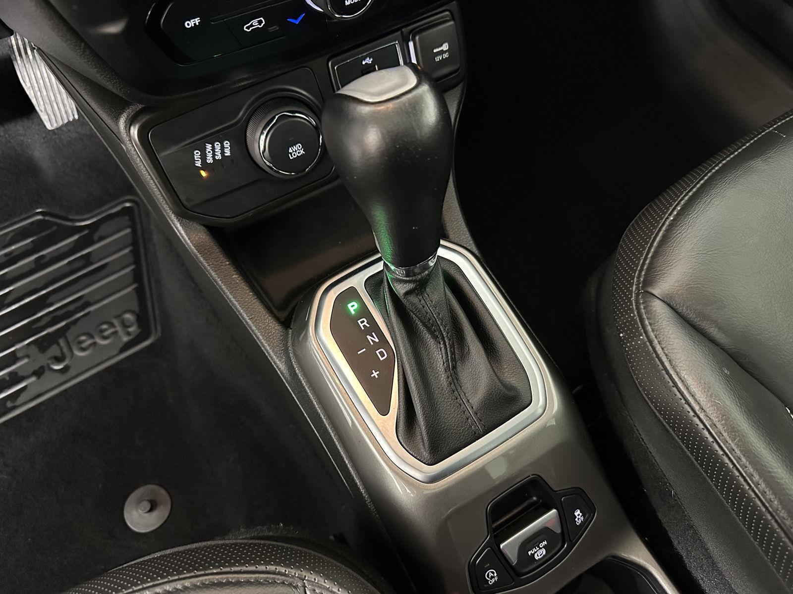 Used 2020 Alpine White Clearcoat Jeep Limited image 14