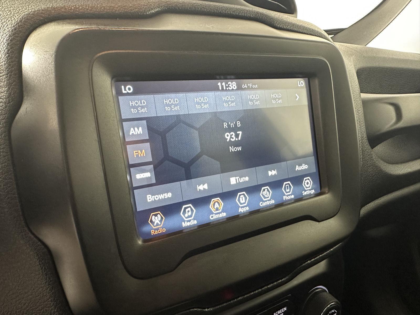 Used 2020 Alpine White Clearcoat Jeep Limited image 6