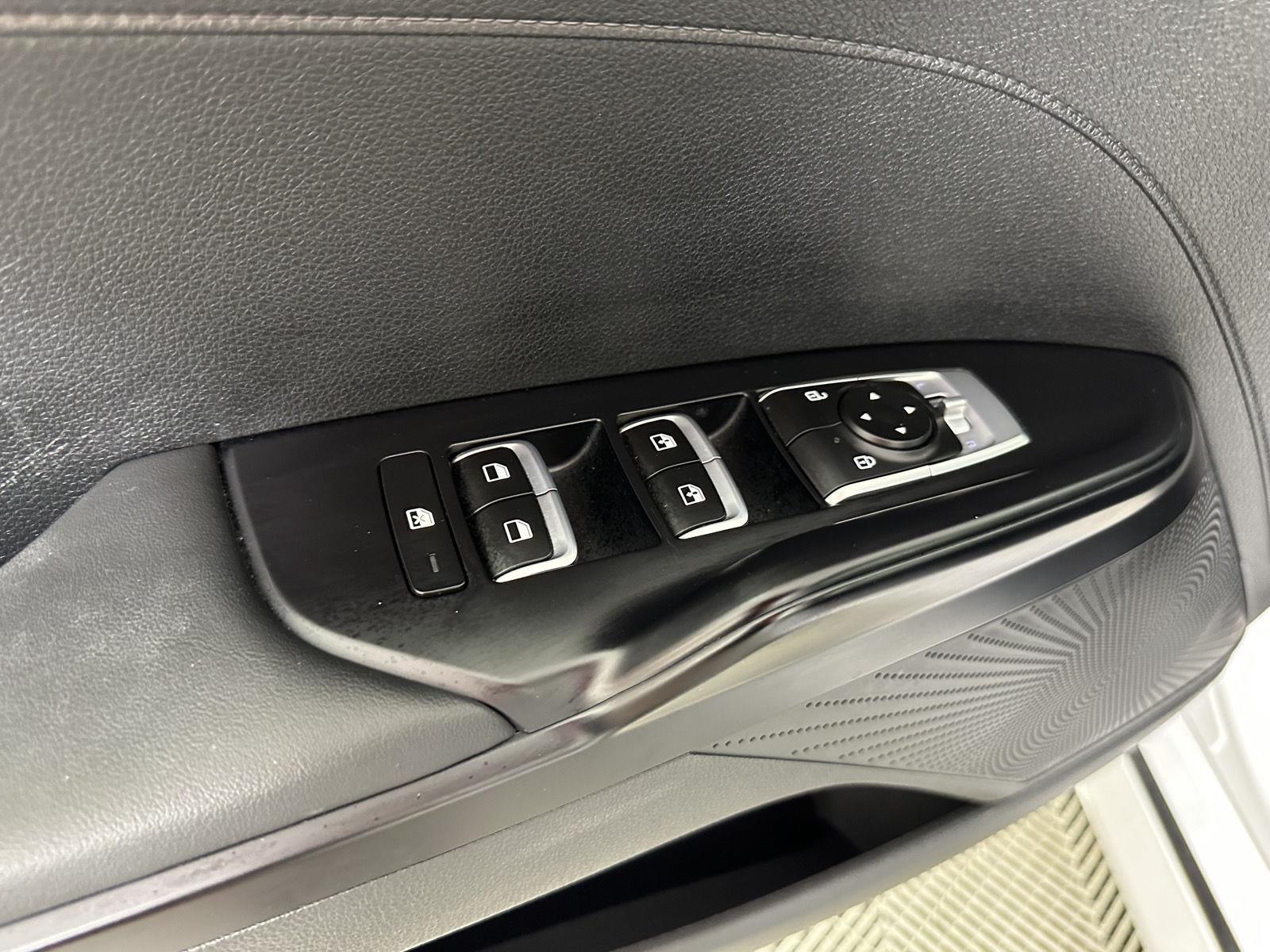 Used 2023 Glacial White Pearl Kia GT-Line image 24