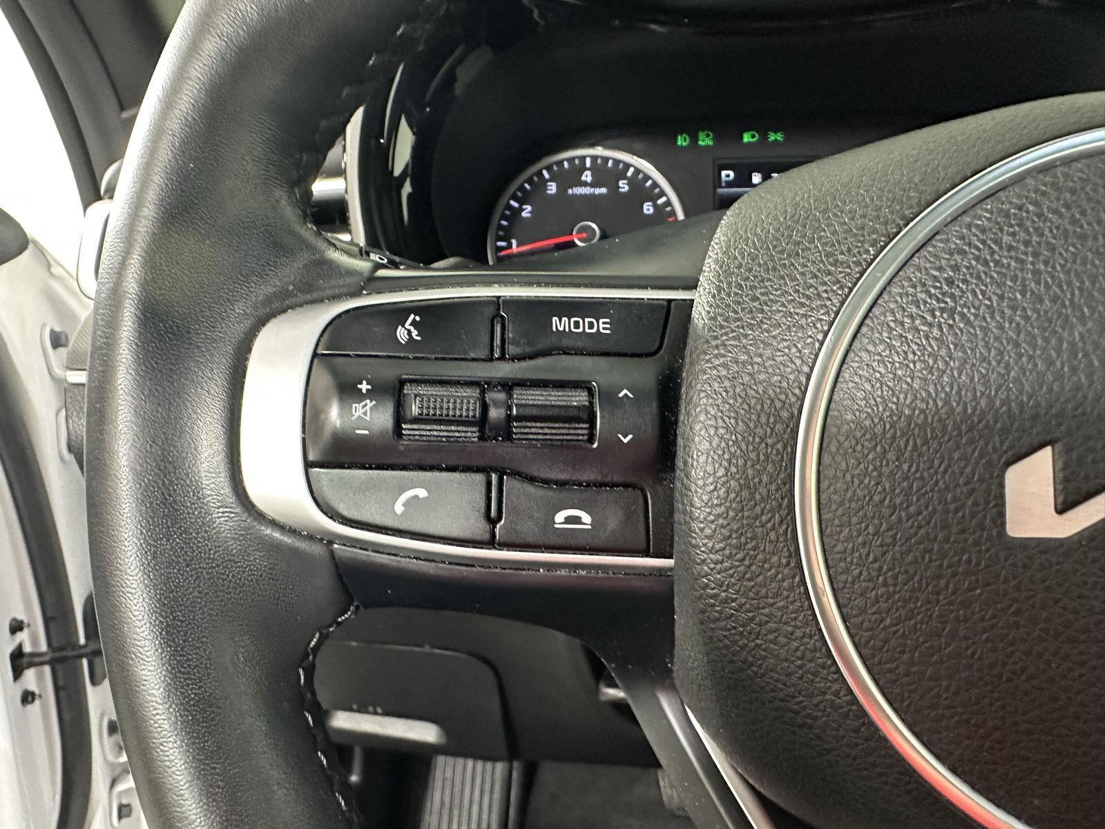 Used 2023 Glacial White Pearl Kia GT-Line image 30