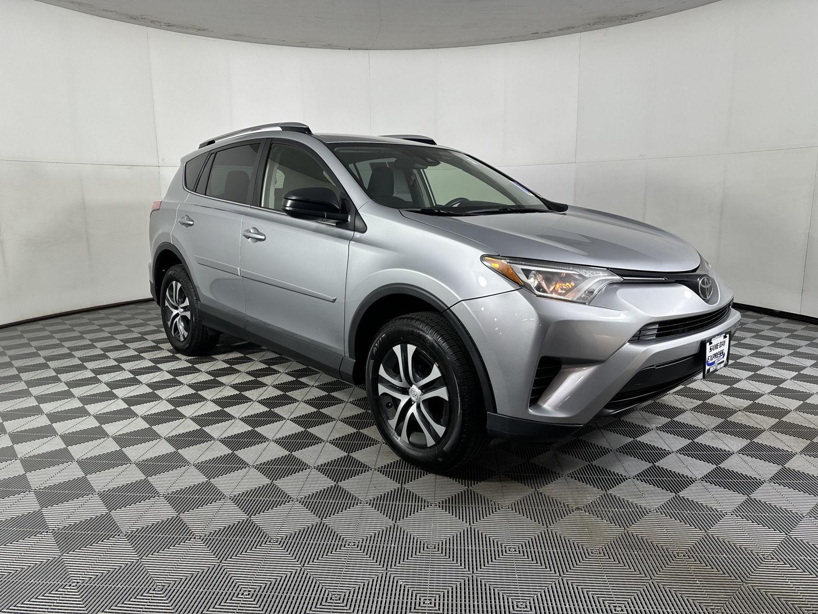 Used 2018 Silver Sky Metallic Toyota LE image 18