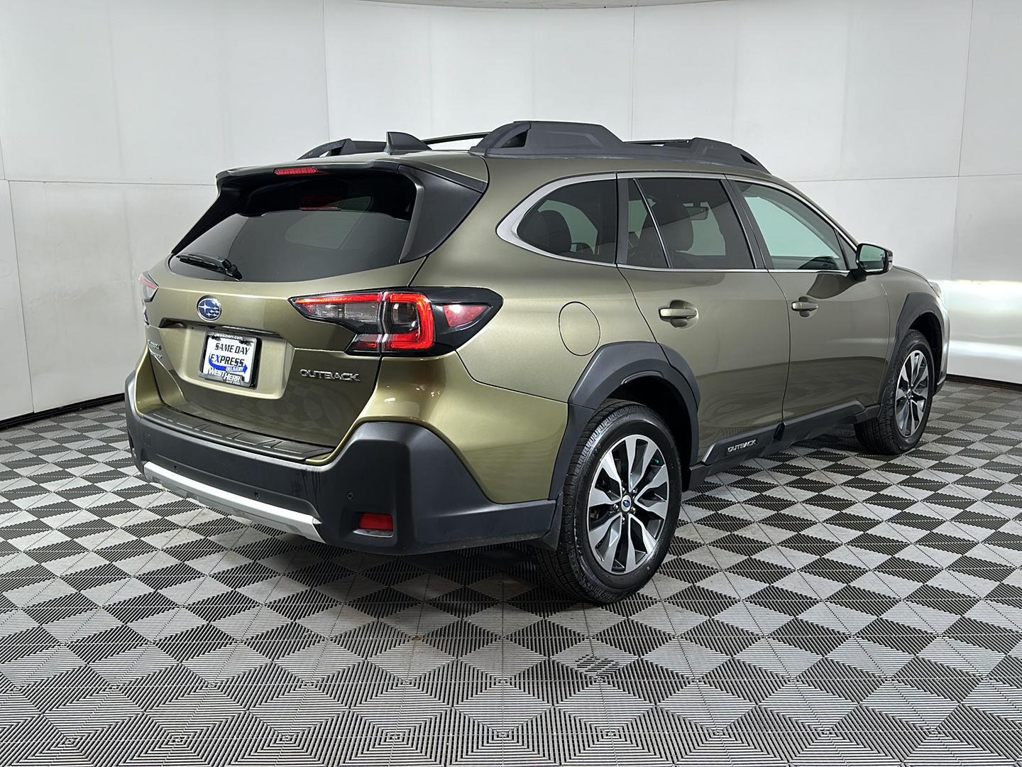 Used 2023 Autumn Green Metallic Subaru Limited image 21