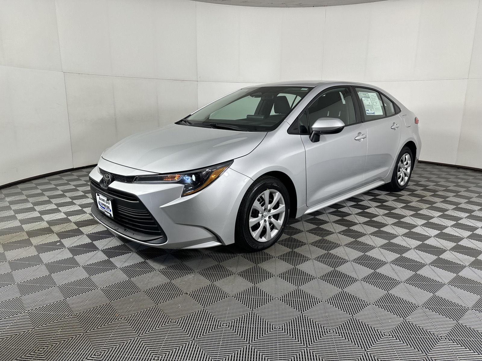 Certified Used 2024 Classic Silver Metallic Toyota  image 15