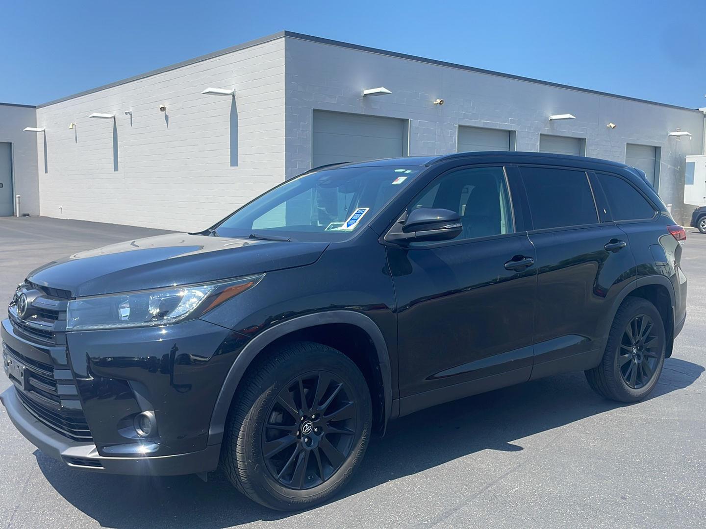 Used 2019 Midnight Black Metallic Toyota SE image 8