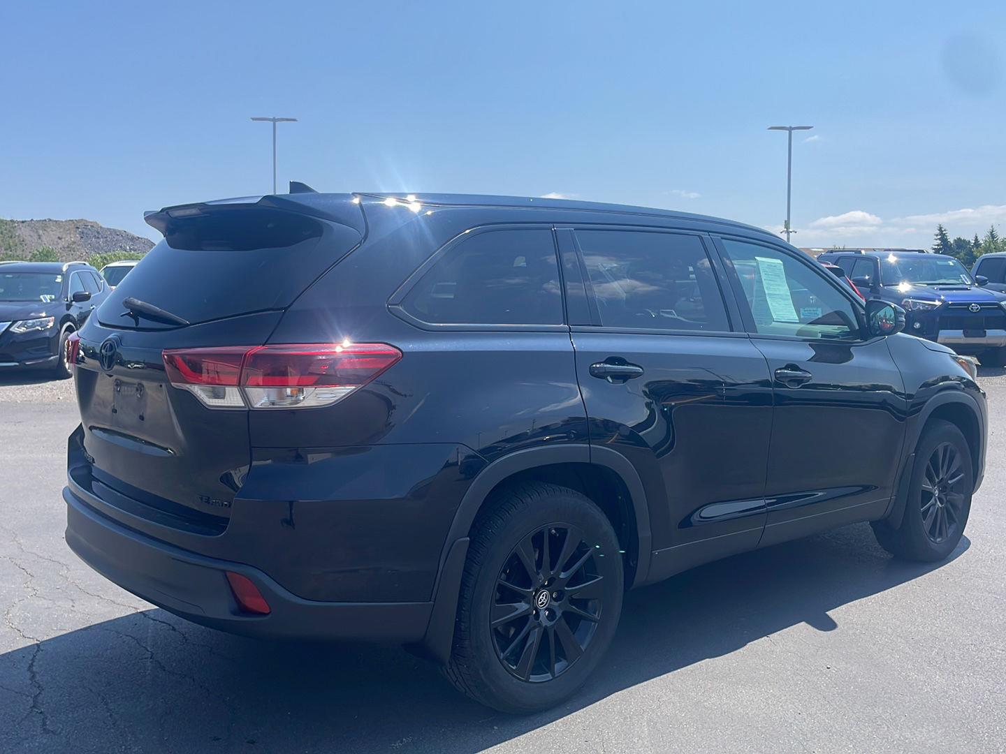 Used 2019 Midnight Black Metallic Toyota SE image 11
