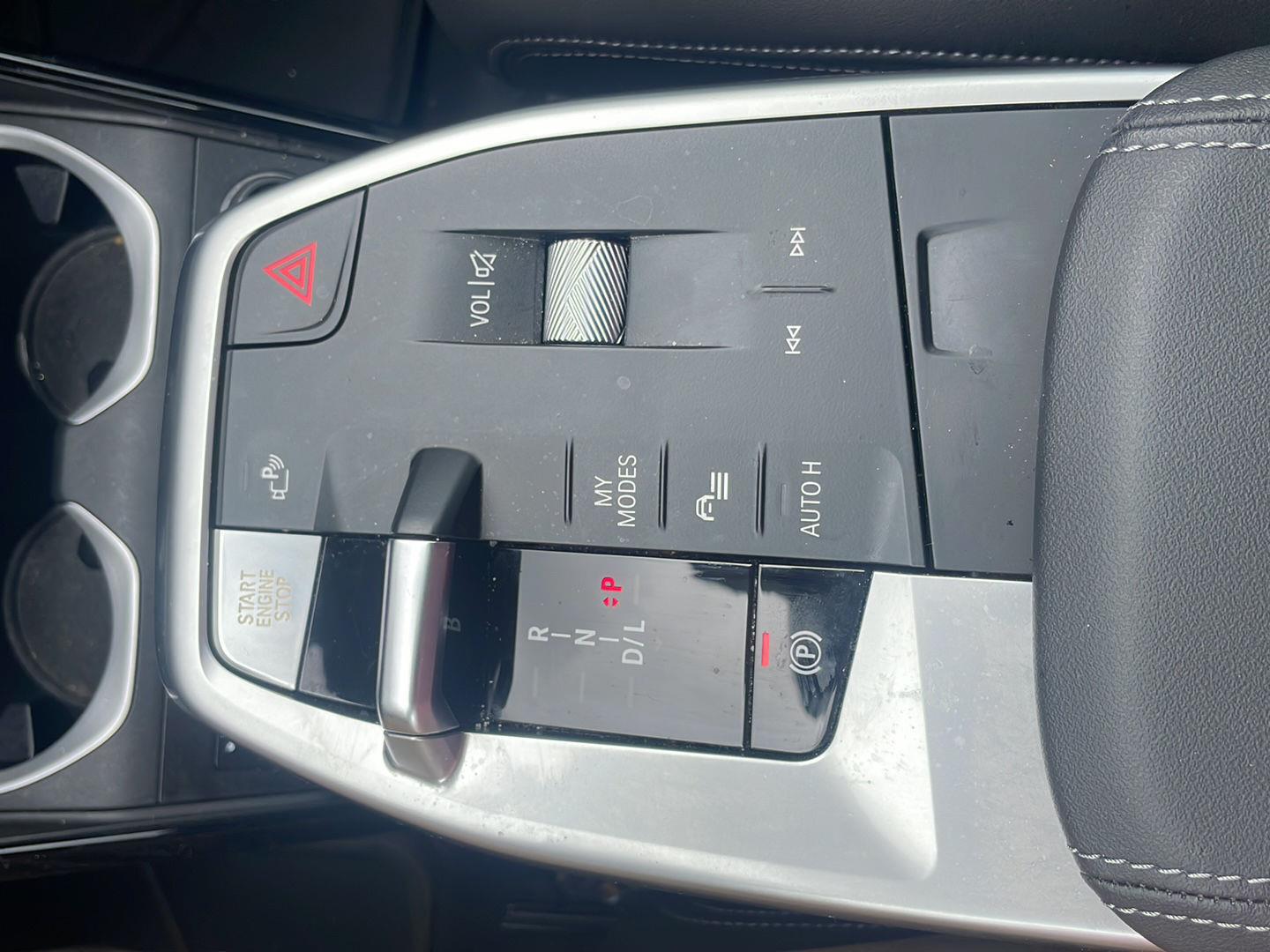 Used 2023 Black Sapphire Metallic BMW xDrive28i image 5