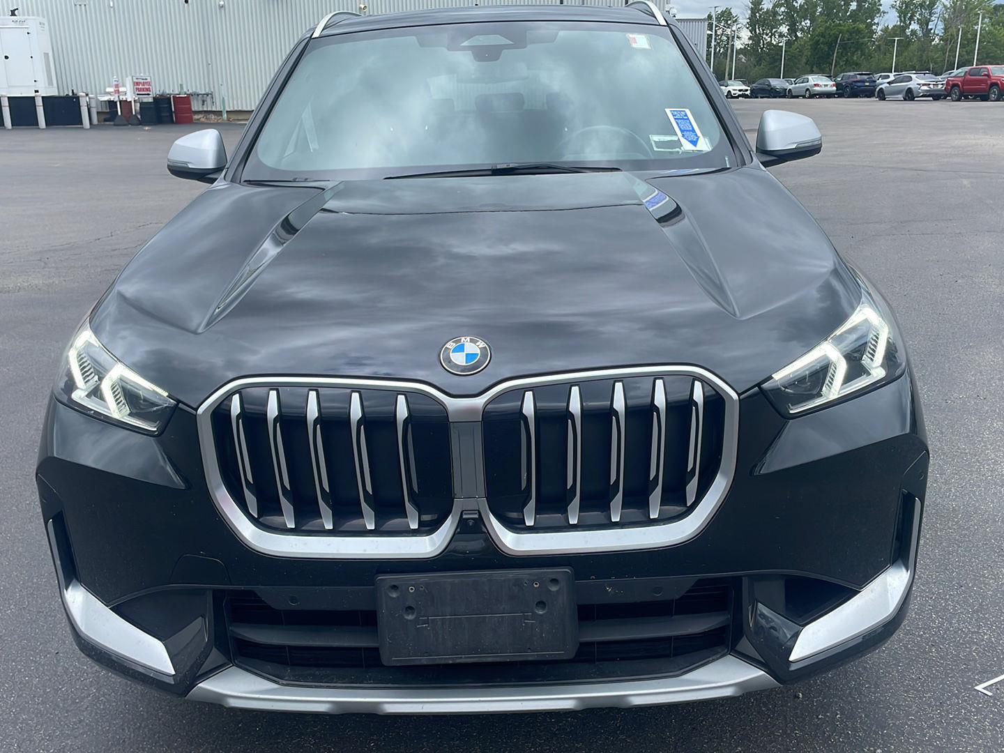 Used 2023 Black Sapphire Metallic BMW xDrive28i image 9