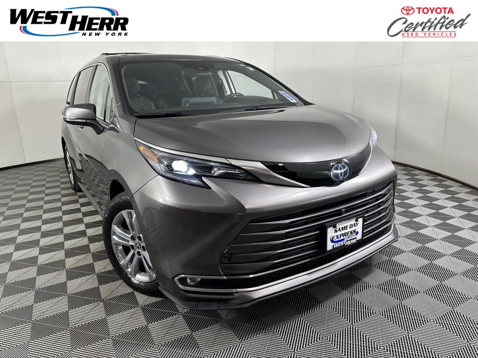  2024 Toyota Sienna Platinum 7-Passenger AWD   